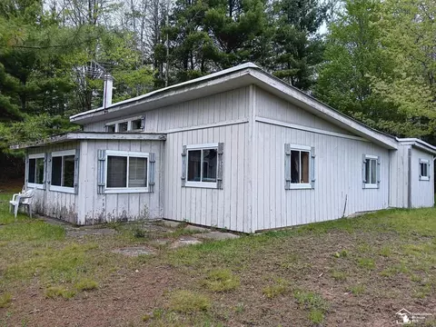Exterior - 546 N M-30, Gladwin, MI 48624 photo 8 of 12