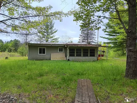Exterior - 546 N M-30, Gladwin, MI 48624 photo 6 of 12