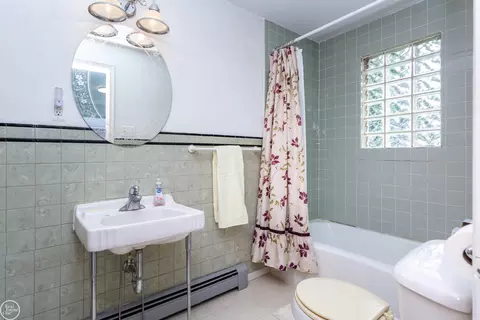 Bath - 1816 Saint Clair, Algonac, MI 48001 photo 1 of 2