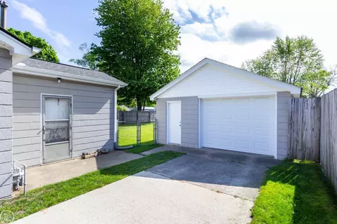 Exterior - 1816 Saint Clair, Algonac, MI 48001 photo 2 of 6