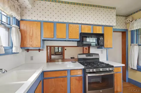 Kitchen - 132 E Michigan, Clinton, MI 49236 photo 2 of 2