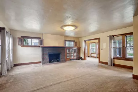 Living - 132 E Michigan, Clinton, MI 49236 photo 4 of 4