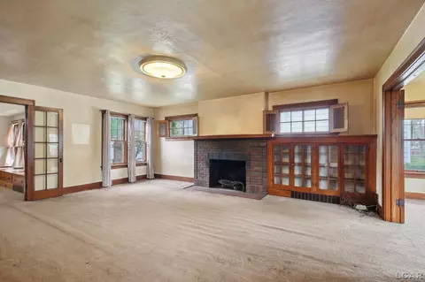 Living - 132 E Michigan, Clinton, MI 49236 photo 2 of 4