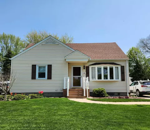 2001 S Sheridan, Bay City, MI 48708