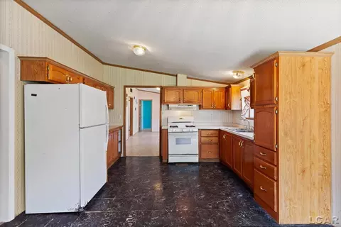 Kitchen - 943 Howell, Adrian, MI 49221 photo 1 of 4