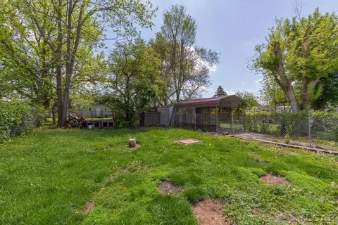 Exterior - 943 Howell, Adrian, MI 49221 photo 4 of 4