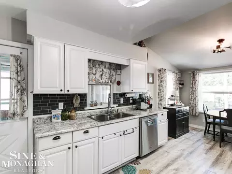 149 Kenyon Rd, Algonac, MI 48001 photo 10