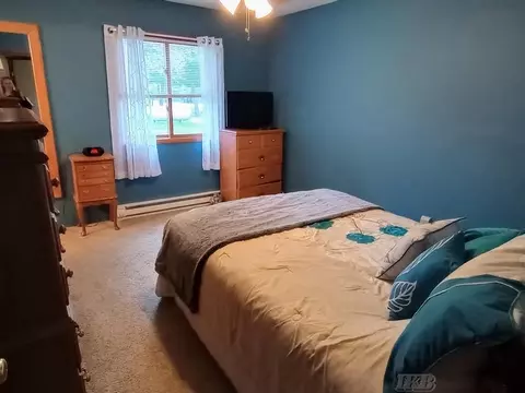 Bedroom - 3809 Peninsular, Gladwin, MI 48624 photo 2 of 3