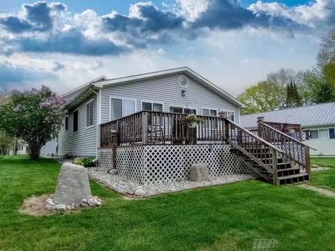 Exterior - 3809 Peninsular, Gladwin, MI 48624 photo 2 of 5
