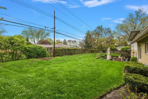 Exterior - 939 Ballantyne, Grosse Pointe Shores, MI 48236 photo 5 of 7