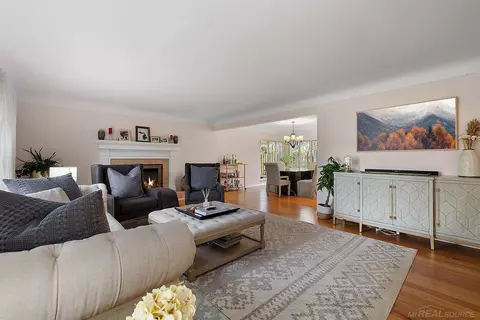 Living - 939 Ballantyne, Grosse Pointe Shores, MI 48236 photo 1 of 5