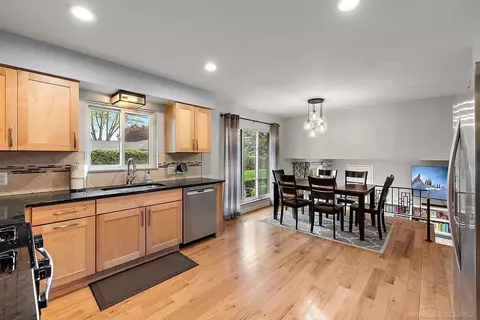 Kitchen - 939 Ballantyne, Grosse Pointe Shores, MI 48236 photo 3 of 3