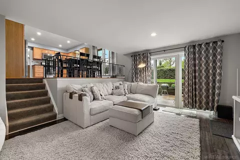 Living - 939 Ballantyne, Grosse Pointe Shores, MI 48236 photo 3 of 5