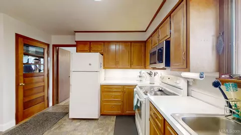 Kitchen - 7 Seventh, South Range, MI 49963 photo 3 of 6