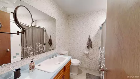 Bath - 7 Seventh, South Range, MI 49963 photo 1 of 5
