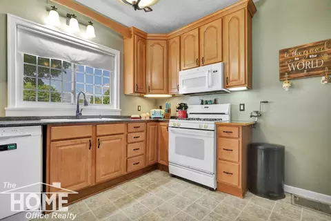 Kitchen - 102 E Second, Morrice, MI 48857 photo 1 of 4