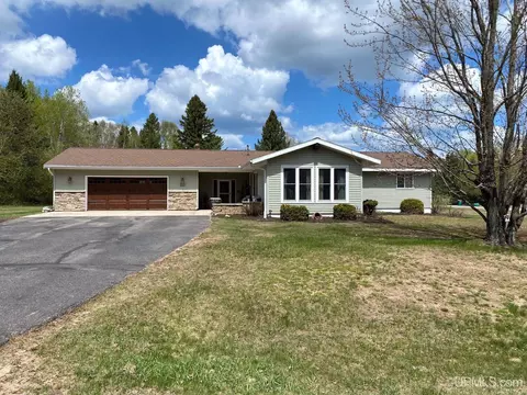 105 Ridge, Marquette, MI 49855
