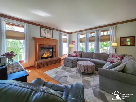 979 Tottenham, Monroe, MI 48161 photo 6