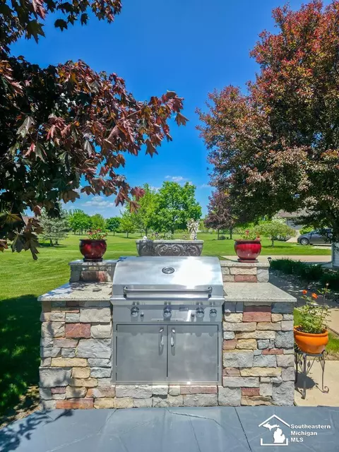 979 Tottenham, Monroe, MI 48161 photo 30