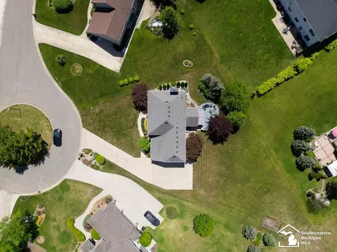 979 Tottenham, Monroe, MI 48161 photo 2