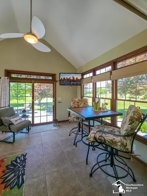 979 Tottenham, Monroe, MI 48161 photo 13
