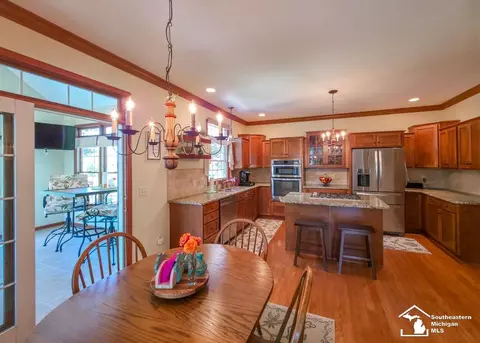 979 Tottenham, Monroe, MI 48161 photo 12
