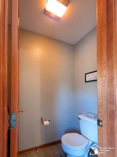 979 Tottenham, Monroe, MI 48161 photo 28