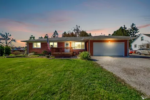 2927 2nd, La Salle, MI 48145