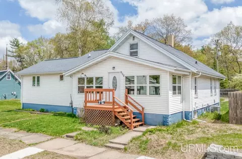 608 Harding, Kingsford, MI 49802