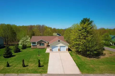 1300 W Sharon, Houghton, MI 49931