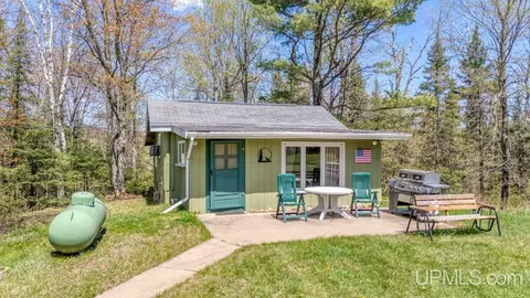 5599 N 1st Xing, Florence, WI 54121