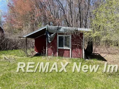 Exterior - 1944 S M 18, Gladwin, MI 48624 photo 2 of 2