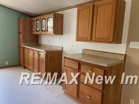 Kitchen - 1944 S M 18, Gladwin, MI 48624 photo 2 of 3