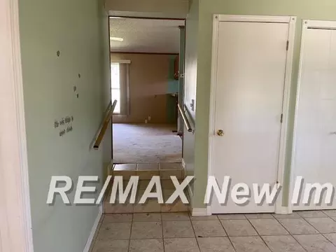 Entry Way - 1944 S M 18, Gladwin, MI 48624 photo 2 of 2
