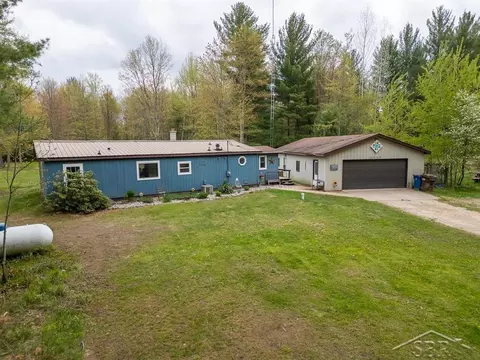 5332 N Alamando, Coleman, MI 48618