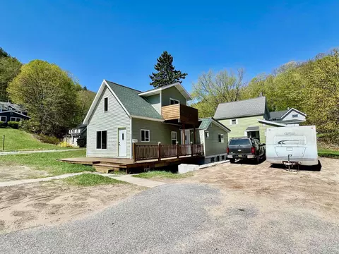 518 Lynn, Munising, MI 49862