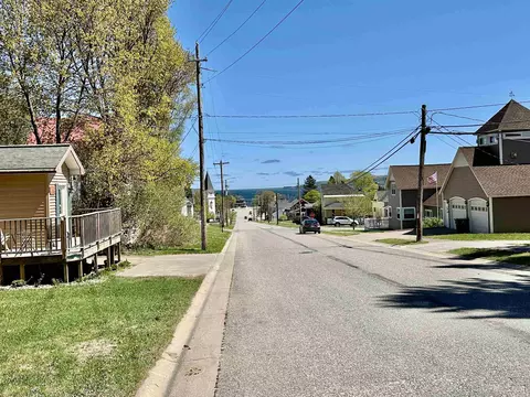 View/Area - 518 Lynn, Munising, MI 49862 photo 1 of 1