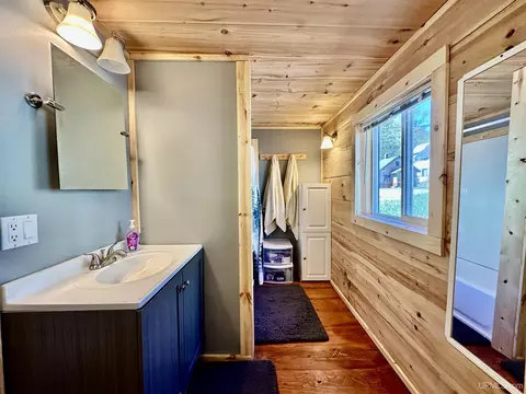 Bath - 518 Lynn, Munising, MI 49862 photo 1 of 4