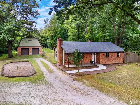 6505 Clover, Lambertville, MI 48144