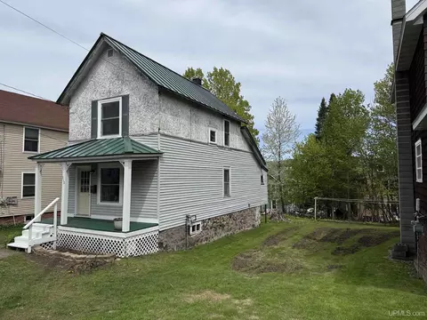 310 W Calverley, Houghton, MI 49931