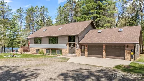 4916 County C, Fence T-wi, WI 54120