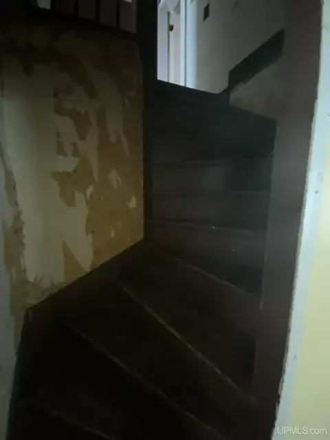 Entry Way - 485 County Road Paj, Ishpeming, MI 49849 photo 3 of 3