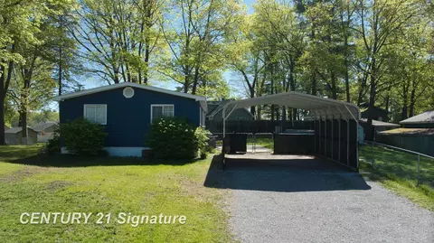 551 W Donald, Sanford, MI 48657