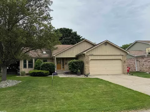 31520 Schoolcraft, Fraser, MI 48026