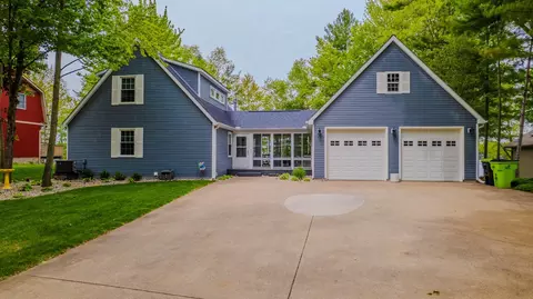 1996 N Salisbury, Gladwin, MI 48624