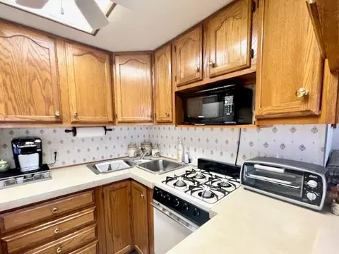 Kitchen - 4686 Mohawk Trl, Gladwin, MI 48624 photo 2 of 2