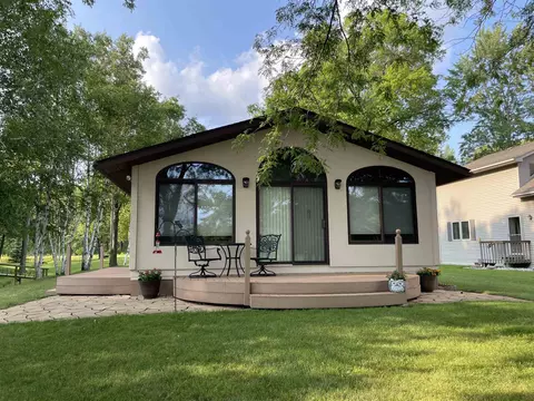 4686 Mohawk Trl, Gladwin, MI 48624
