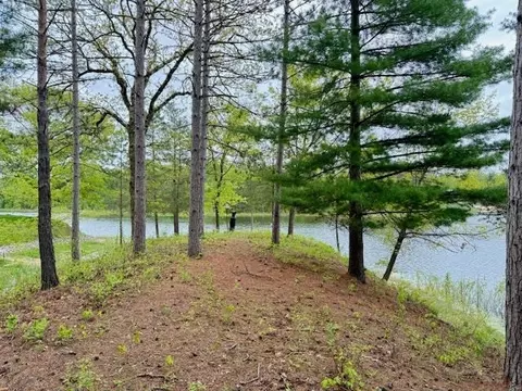 4682 Mohawk Trl, Gladwin, MI 48624