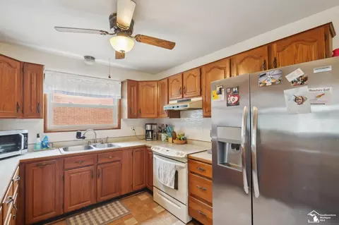 Kitchen - 817 Lavender, Monroe, MI 48162 photo 1 of 2