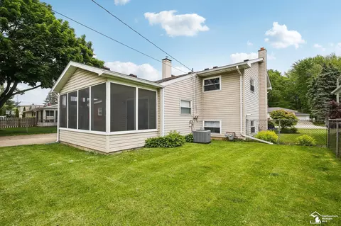Exterior - 817 Lavender, Monroe, MI 48162 photo 7 of 8